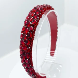 Rubinroter Haarreif – elegant & festlich